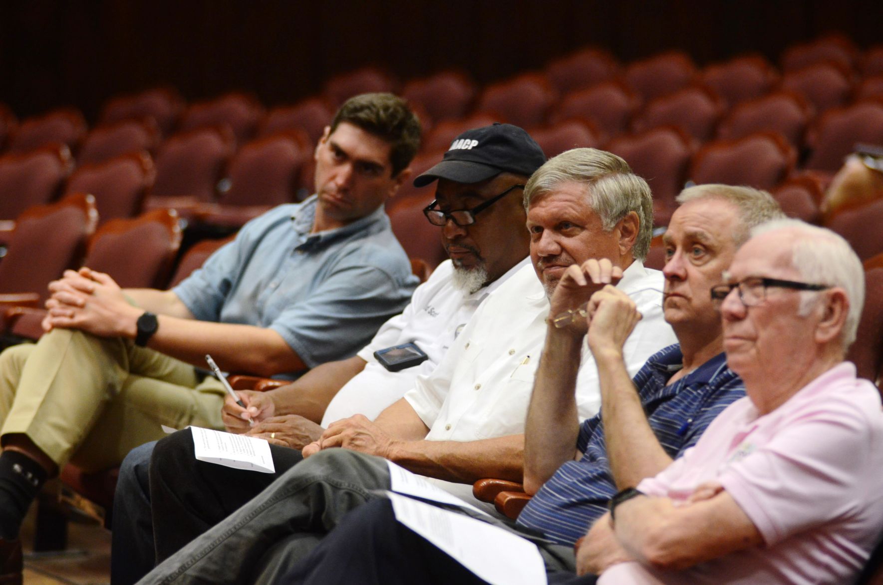 Citizens meet to support department